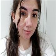 Soy una persona sensible y empática, me gusta ayudar a los demás. Me gustaría dar clases a personas con necesidades especiales.